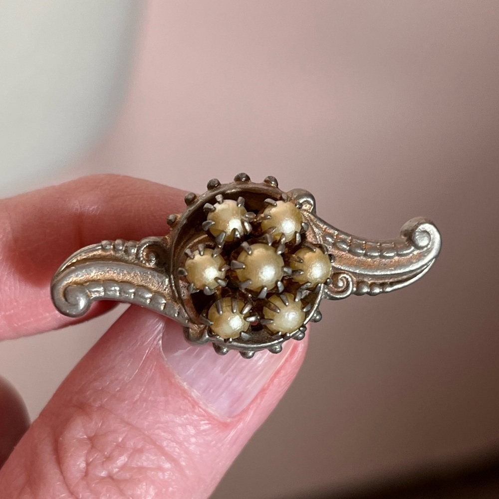 Antique Art Nouveau Victorian Goth Grey glass Pearl Silver Brooch small - Picture 13 of 13